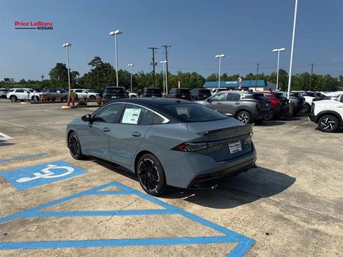 New 2026 Nissan Sentra SR w/ SR Premium Package FWD image 5