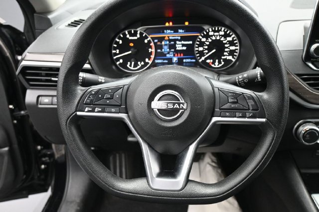 Used 2024 Nissan Altima 2.5 SV AWD/4WD image 25