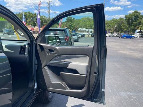 Used 2015 Chevrolet Colorado W/T w/ WT Convenience Package RWD image 11