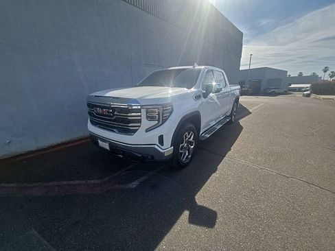 Used 2023 GMC Sierra 1500 SLT w/ SLT Premium Package AWD/4WD image 1