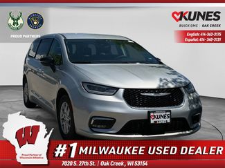 Used 2024 Chrysler Pacifica Touring-L FWD video 1