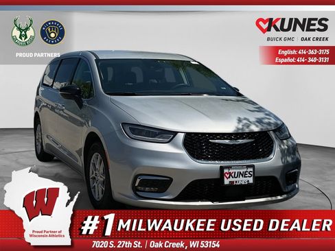 Used 2024 Chrysler Pacifica Touring-L FWD image 1