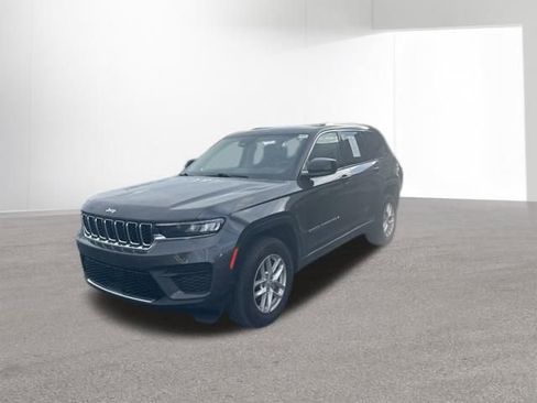 Used 2023 Jeep Grand Cherokee Laredo w/ Luxury Tech Group I image 2