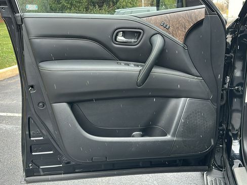 Certified 2024 INFINITI QX80 Premium Select w/ Cargo Package image 15