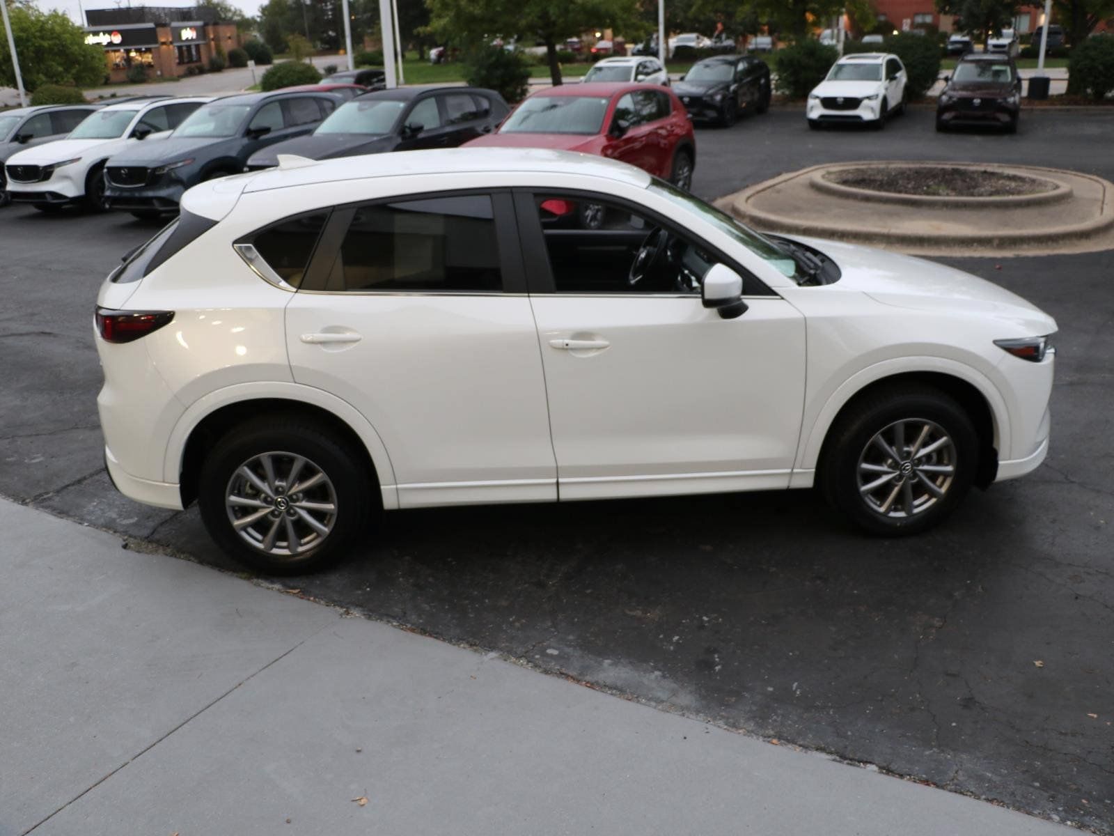 Certified 2025 MAZDA CX-5 AWD 2.5 S w/ Select Package image 5
