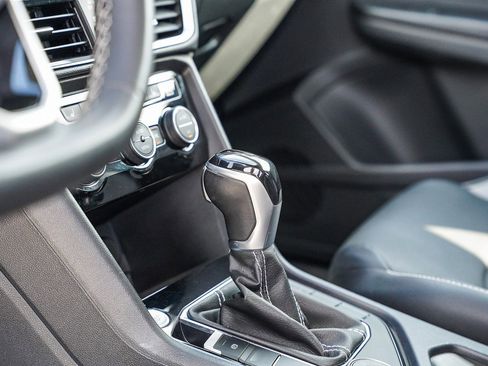 Used 2023 Volkswagen Taos SEL image 22