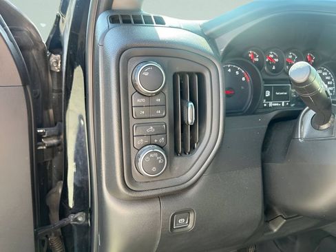 Used 2019 Chevrolet Silverado 1500 Custom Trail Boss w/ Custom Convenience Package AWD/4WD image 22