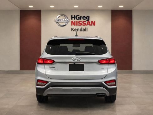 Used 2020 Hyundai Santa Fe SE image 6