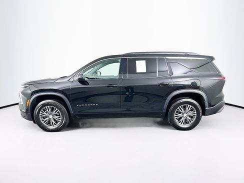 Used 2025 Chevrolet Traverse LT FWD image 4