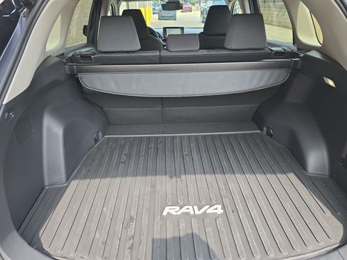 Used 2025 Toyota RAV4 XLE w/ Convenience Package FWD image 12