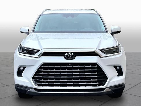 Certified 2024 Toyota Grand Highlander FWD image 4