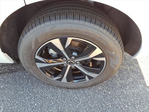 New 2026 Volvo XC60 B5 Core w/ Climate Package image 7