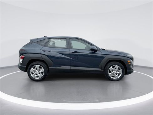 New 2026 Hyundai Kona SE image 9