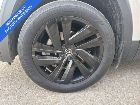Used 2023 Volkswagen Atlas Cross Sport SE w/ Black Wheel Package image 9