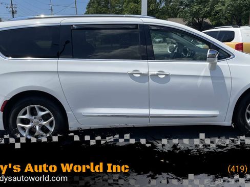 Used 2020 Chrysler Pacifica Limited FWD image 1