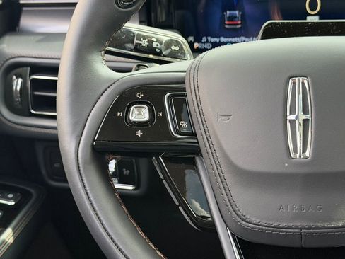 New 2026 Lincoln Aviator AWD image 19