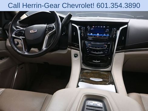 Used 2019 Cadillac Escalade Premium Luxury AWD/4WD image 28