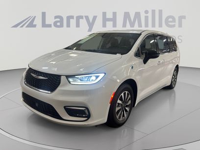 Used 2024 Chrysler Pacifica Limited