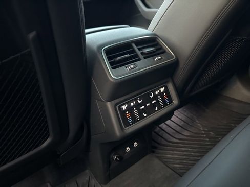 Used 2024 Audi Q8 e-tron Premium Plus image 16