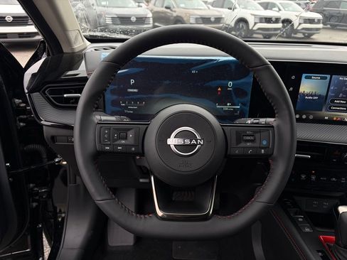 New 2026 Nissan Kicks SR w/ SR Premium Package FWD image 15