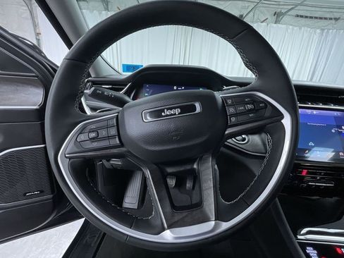 Used 2023 Jeep Grand Cherokee 4WD 4xe image 7