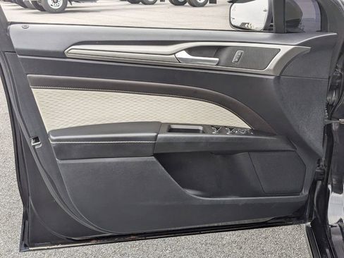 Certified 2019 Ford Fusion SE w/ Equipment Group 151A image 12