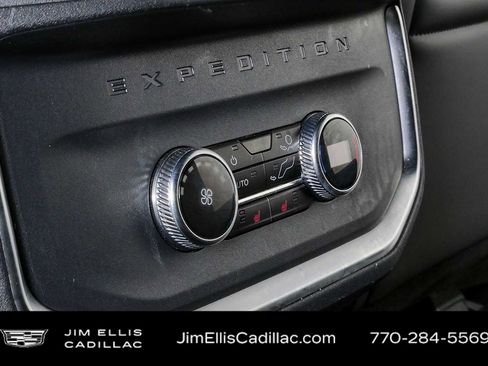 Used 2025 Ford Expedition Max Platinum w/ Stealth Appearance Package AWD/4WD image 22