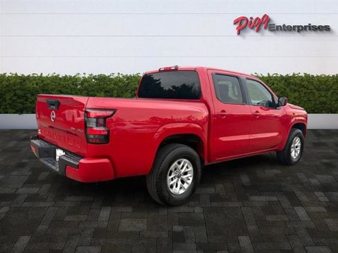 Used 2024 Nissan Frontier SV image 11