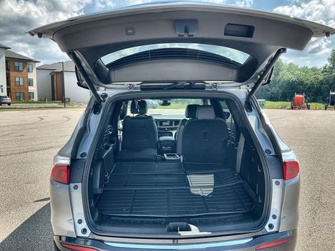 Used 2024 Buick Enclave Premium AWD/4WD image 32