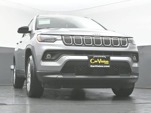 Used 2022 Jeep Compass Latitude w/ Convenience Group AWD/4WD image 42