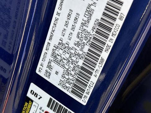 Used 2025 Toyota Tacoma TRD Sport w/ TRD Sport Upgrade Package image 34