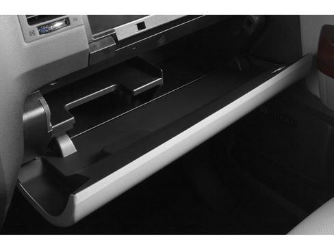 Used 2015 Toyota Sequoia Platinum image 13