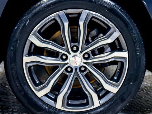 Used 2018 GMC Terrain Denali w/ Advanced Safety Package AWD/4WD image 17