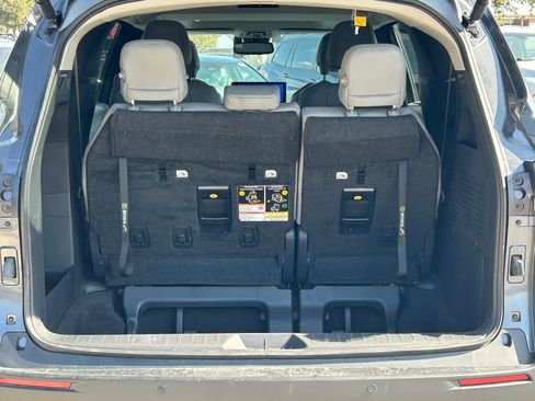 Used 2025 Toyota Sienna XLE image 15