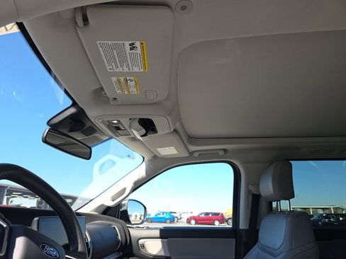 Used 2025 Ford Expedition Active image 6