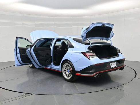 Used 2025 Hyundai Elantra N image 31