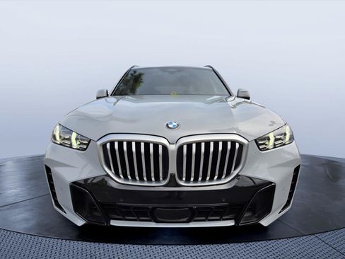 Used 2026 BMW X5 xDrive40i w/ M Sport Package AWD/4WD image 8