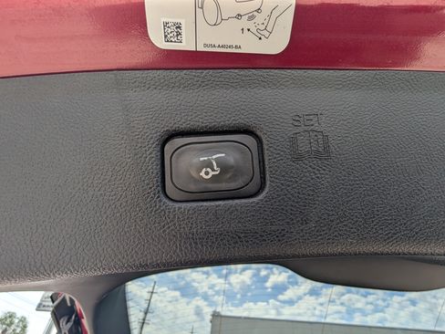 Used 2019 Ford Edge SEL w/ Equipment Group 201A AWD/4WD image 14