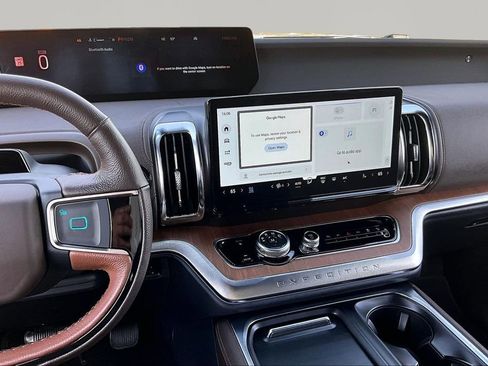 Used 2025 Ford Expedition King Ranch image 6