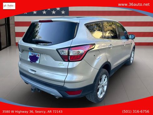 Used 2017 Ford Escape SE image 6