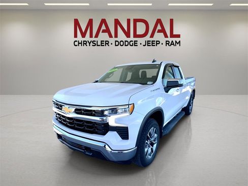 Used 2023 Chevrolet Silverado 1500 LT image 1