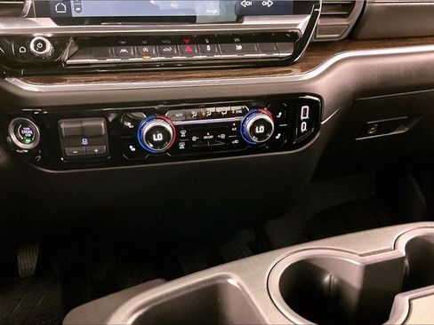 Used 2024 GMC Sierra 1500 Elevation RWD image 9