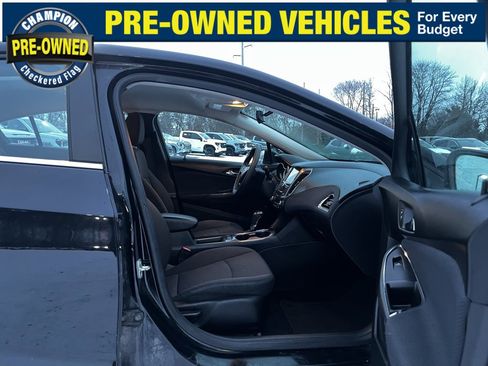 Used 2016 Chevrolet Cruze LT w/ Convenience Package image 32