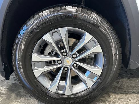 Used 2026 Chevrolet Equinox LT AWD/4WD image 10