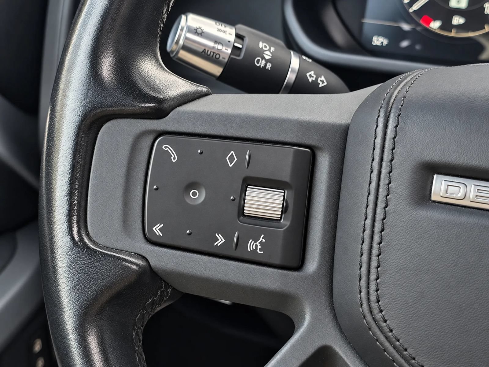 Used 2022 Land Rover Defender 90 X-Dynamic HSE AWD/4WD image 27