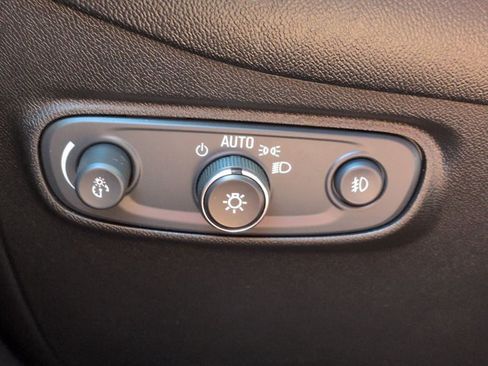 Certified 2020 Chevrolet Equinox Premier FWD image 18