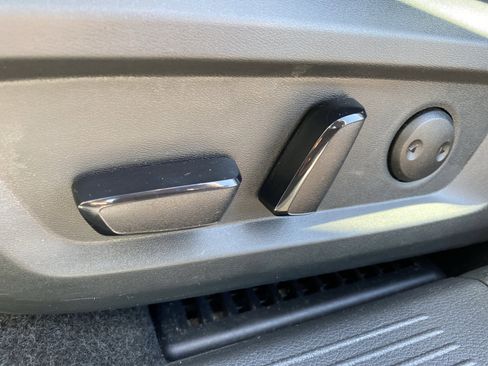 Used 2024 Nissan Rogue SV image 39