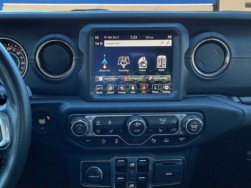 Used 2021 Jeep Gladiator Overland image 10