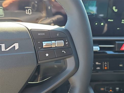 New 2026 Kia Sportage EX image 31