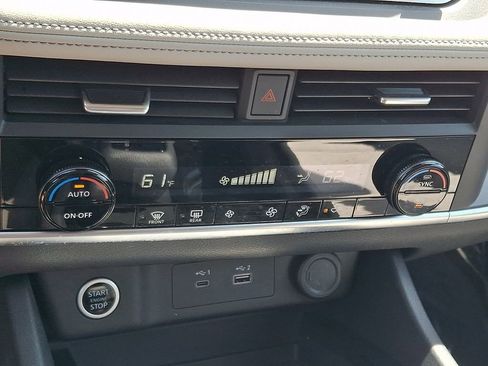 Certified 2023 Nissan Rogue SV image 17